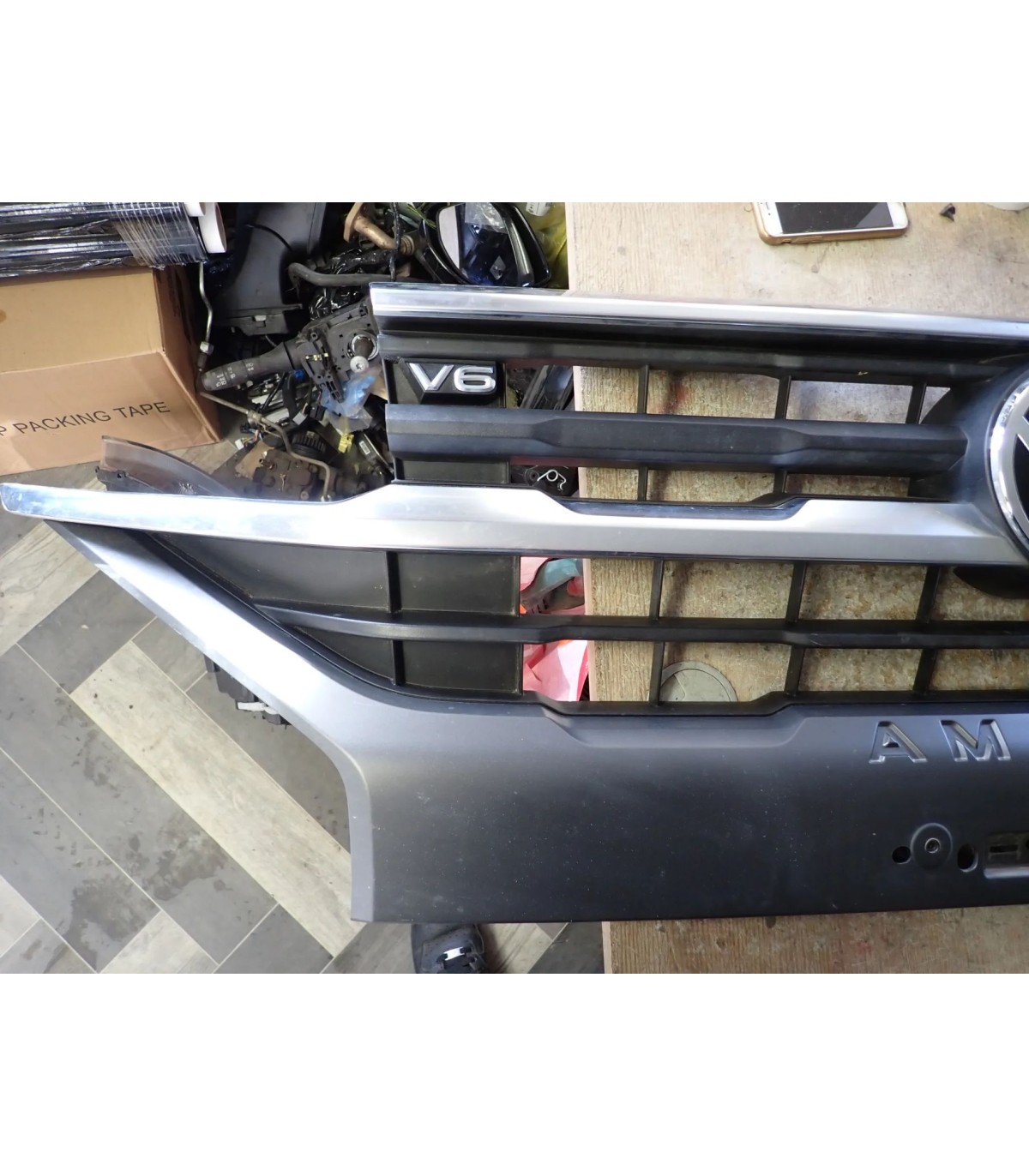 VOLKSWAGEN AMAROK 2HJ 23 PRZEDNI GRILL KAMERA
