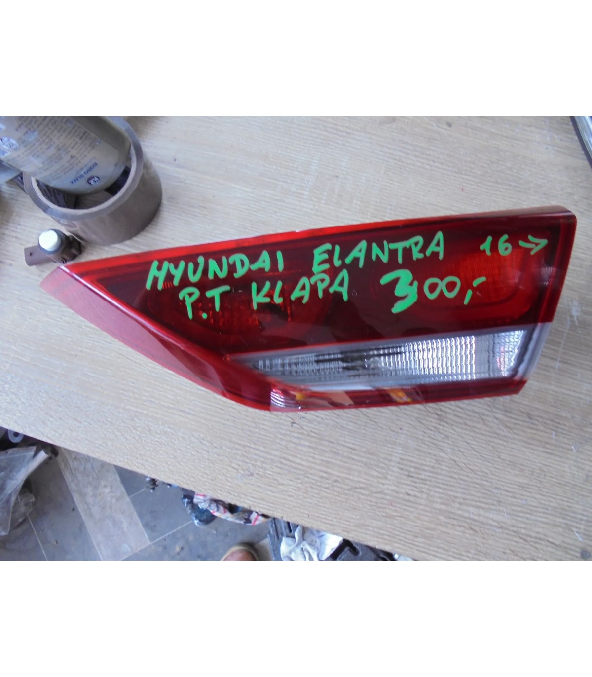 HYUNDAI ELANTRA 16- LAMPA PRAWY TYŁ W KLAPĘ EUROPA