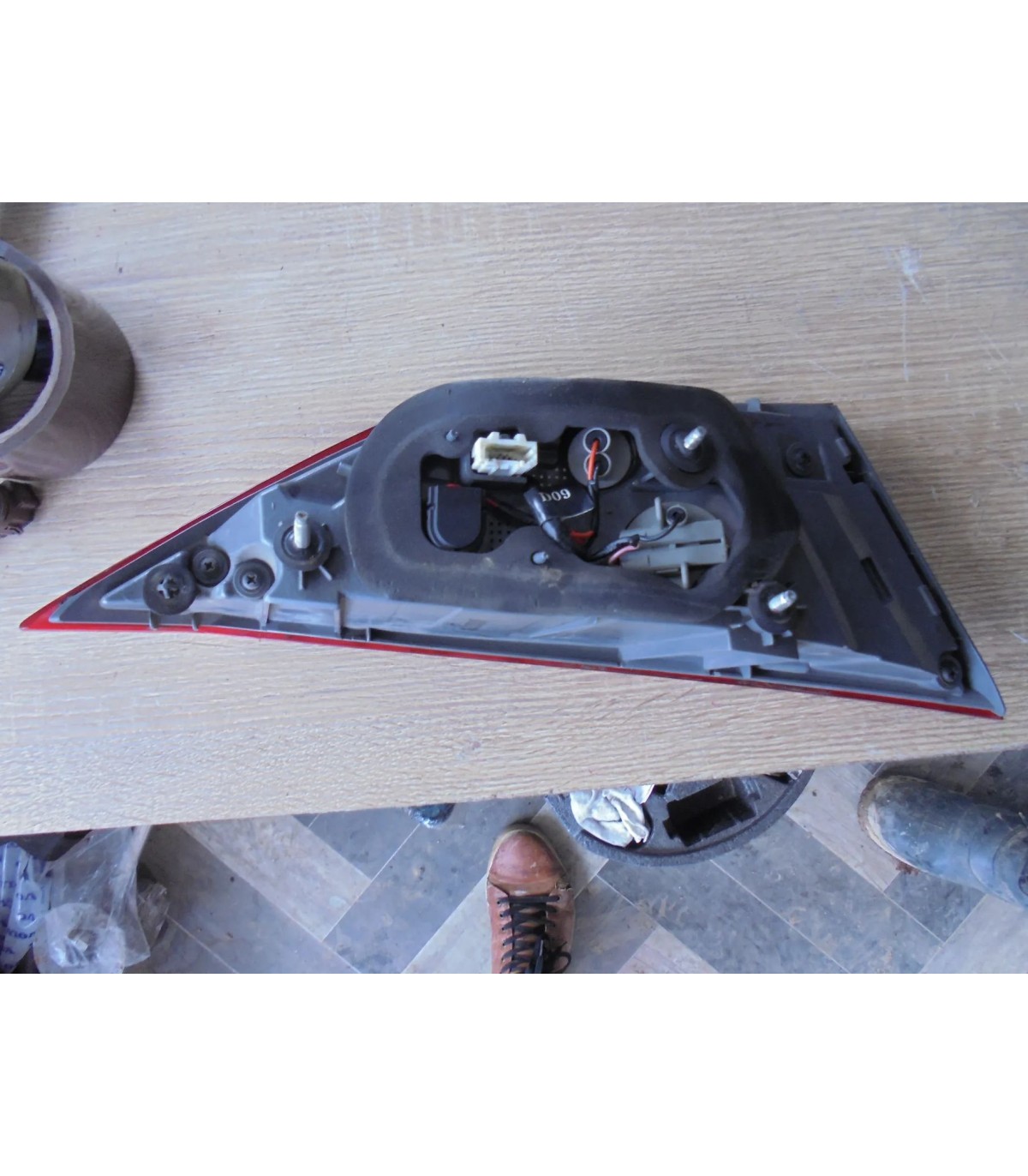 HYUNDAI ELANTRA 16- LAMPA PRAWY TYŁ W KLAPĘ EUROPA