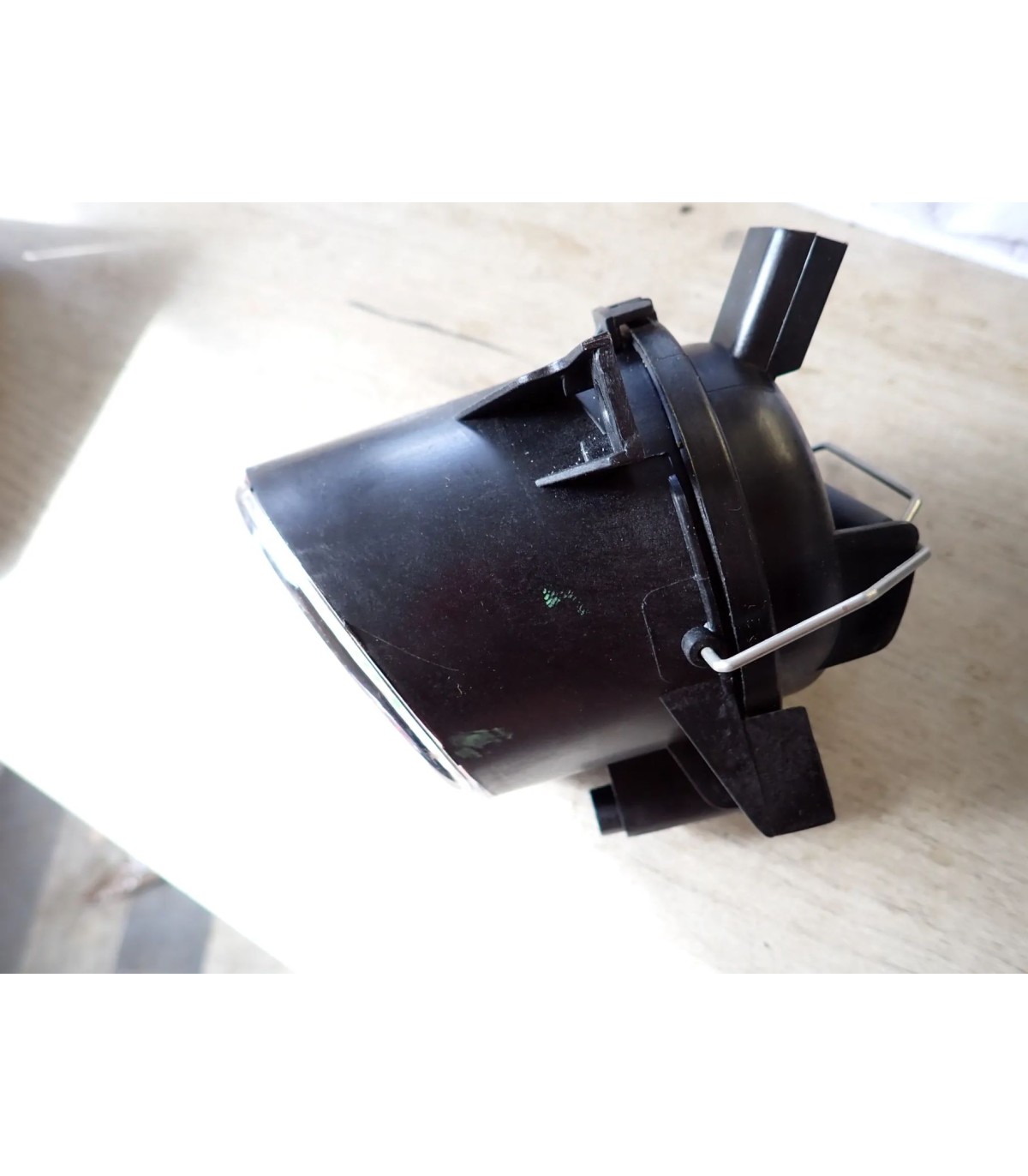 VOLKSWAGEN POLO 9N FOX HALOGEN LAMPA PRAWY PRZÓD 19-0297-05-2
