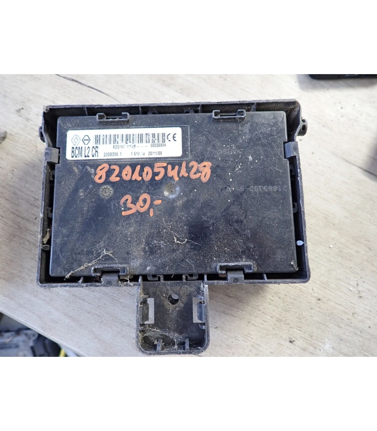 RENAULT MODUŁ STEROWNIK BCM L2 CR 8201054128