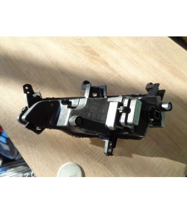 HYUNDAI i30 III HALOGEN PRAWY PRZÓD EUROPA 92208G4600