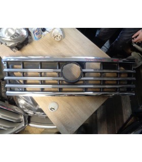 VW TOUAREG III GRILL