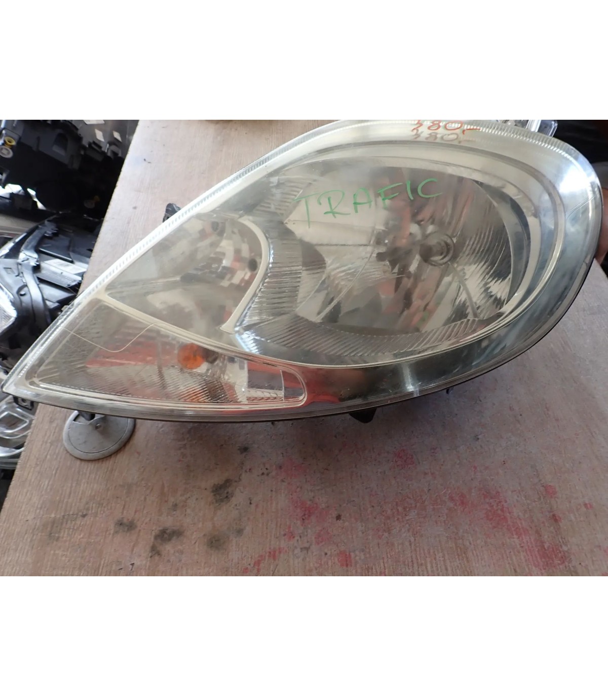 RENAULT TRAFIC II OPEL VIVARO II LAMPA LEWY PRZÓD
