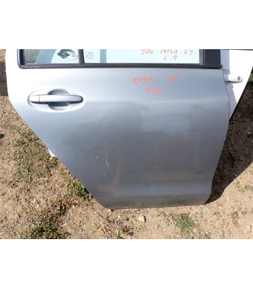 TOYOTA TARIS DRZWI PRAWY TYŁ