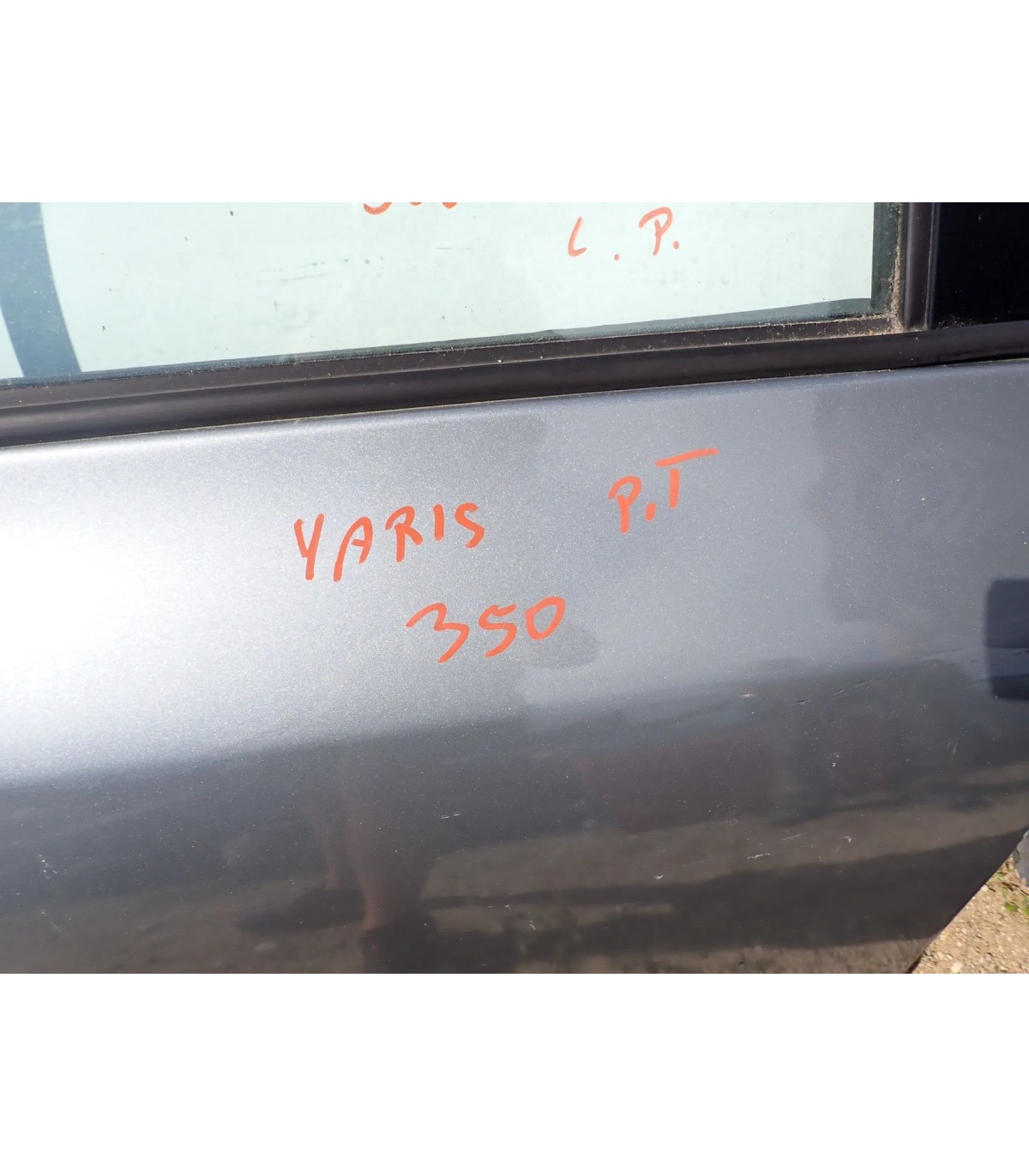 TOYOTA TARIS DRZWI PRAWY TYŁ