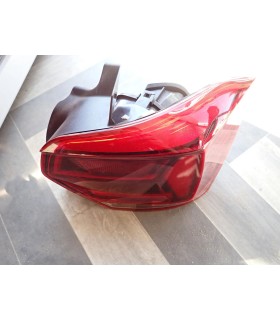 VOLKSWAGEN POLO 2G LAMPA PRAWY TYŁ W BŁOTNIK EUROPA