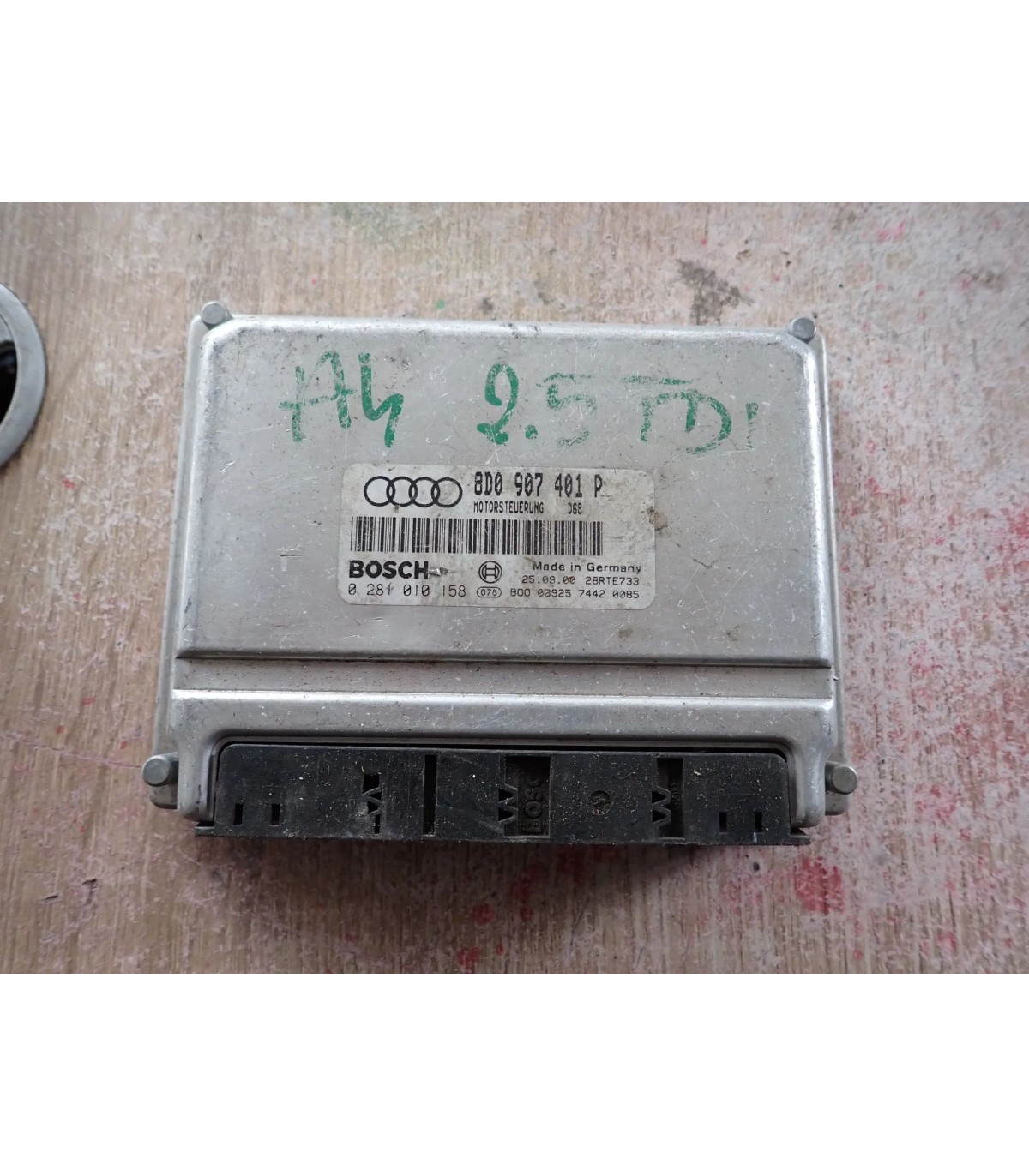 AUDI KOMPUTER STEROWNIK SILNIKA 8D0907401P