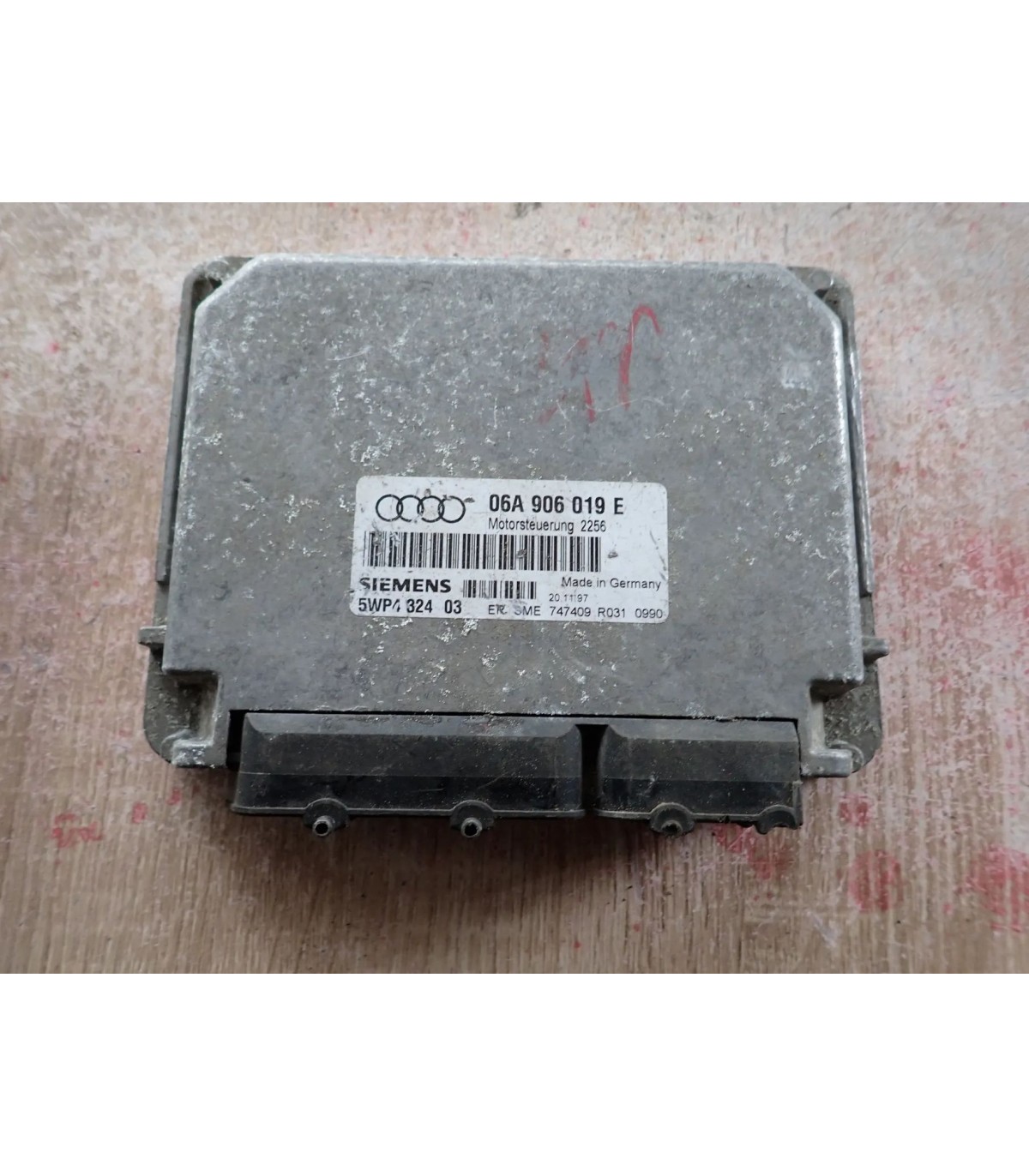 VW KOMPUTER STEROWNIK SILNIKA 06A906019E
