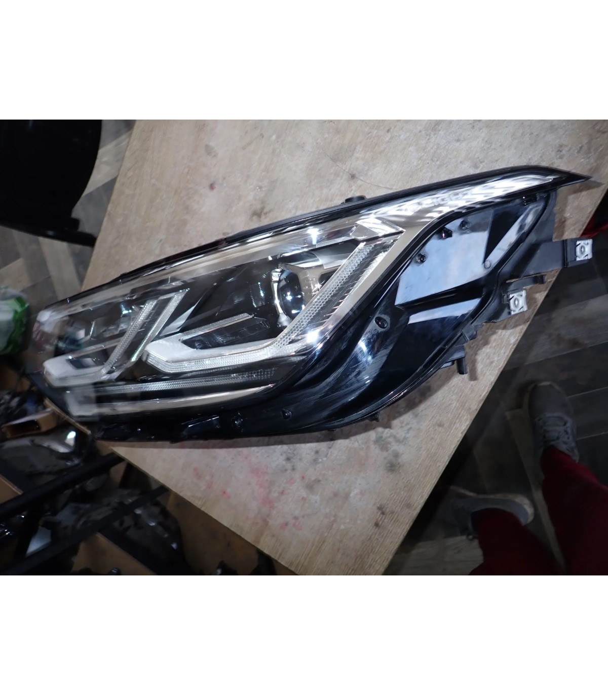 VOLKSWAGEN TIGUAN 5NA LIFT LAMPA LEAWA PRZÓD 5NB941081G