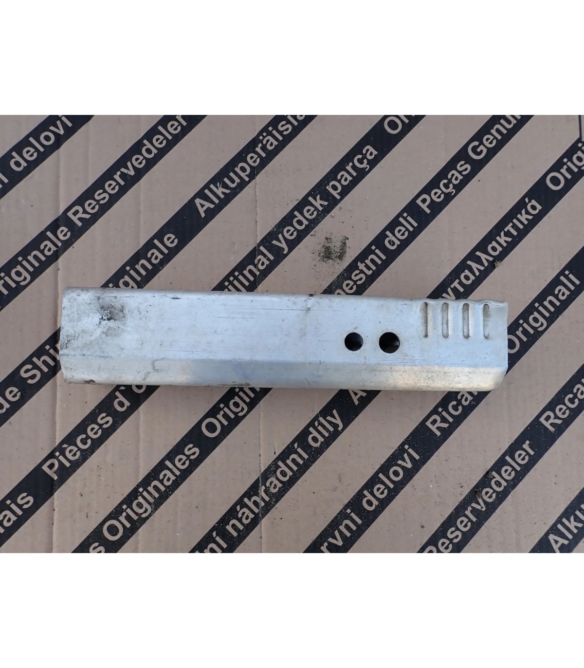 AUDI A4 B8 STREFA ZGNIOTU PRAWY TYŁ TYLNA 8K0807332A