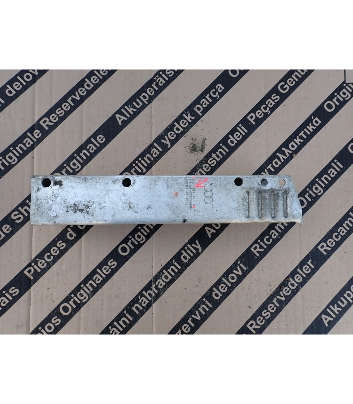 AUDI A4 B8 STREFA ZGNIOTU PRAWY TYŁ TYLNA 8K0807332A