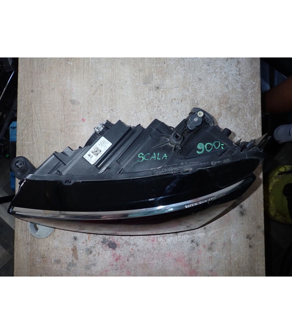 SKODA SCALA LAMPA PRZÓD LEWA EUROPA 657941015A