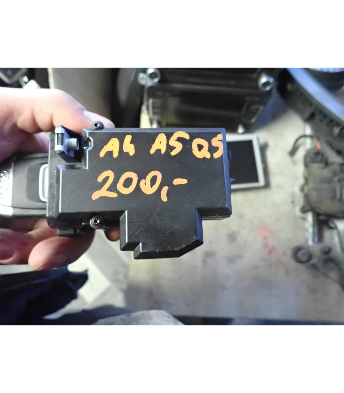 AUDI Q5 A4 A5 STACYJKA 8K0909131C