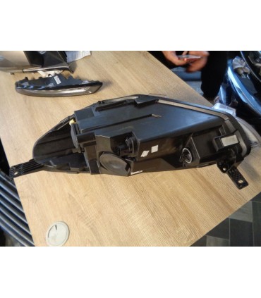 FORD FIESTA MK8 LAMPA PRAWY PRZÓD EUROPA
