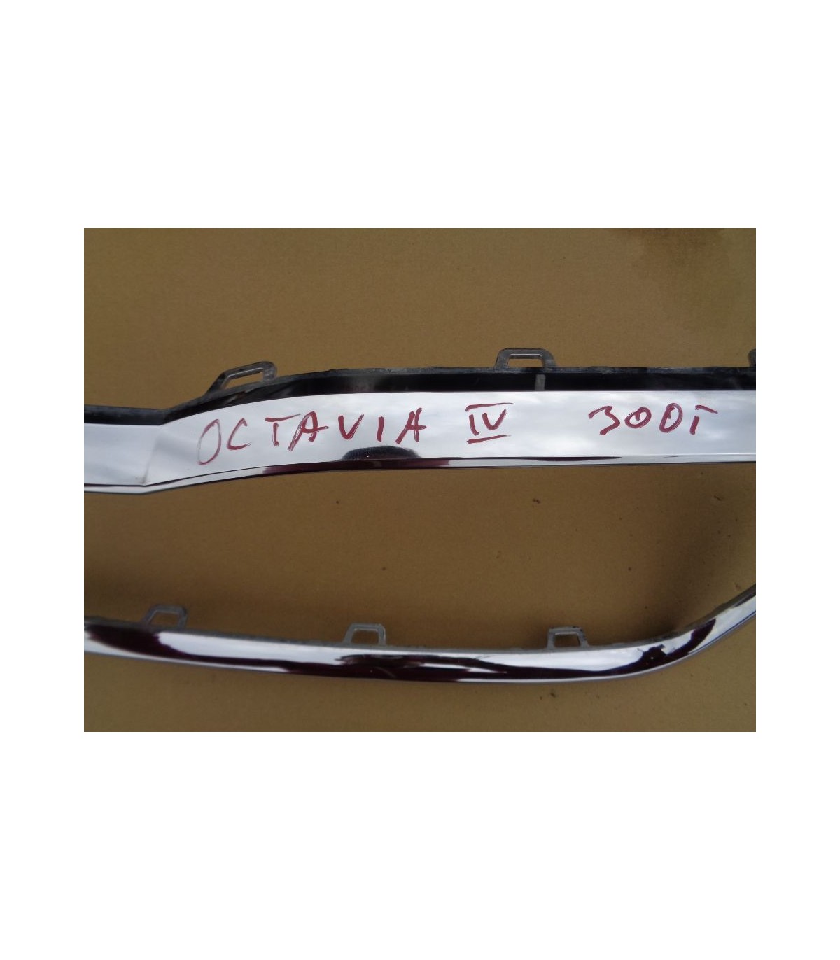 SKODA OCTAVIA IV RAMKA CHROM GRILL