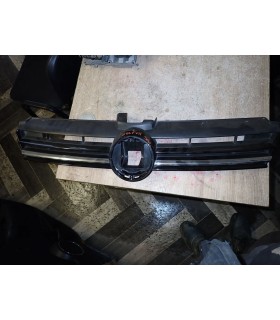 VOLKSWAGEN GOLF VII GRILL ATRAPA