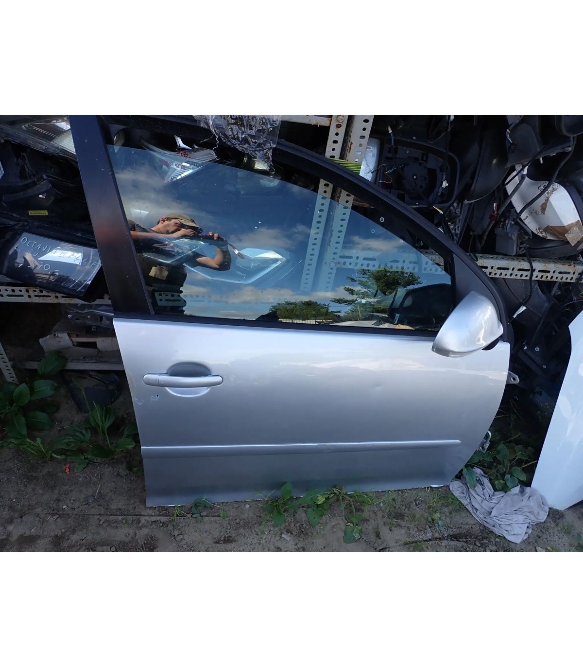 VOLKSWAGEN GOLF V DRZWI PRAWY PRZÓD