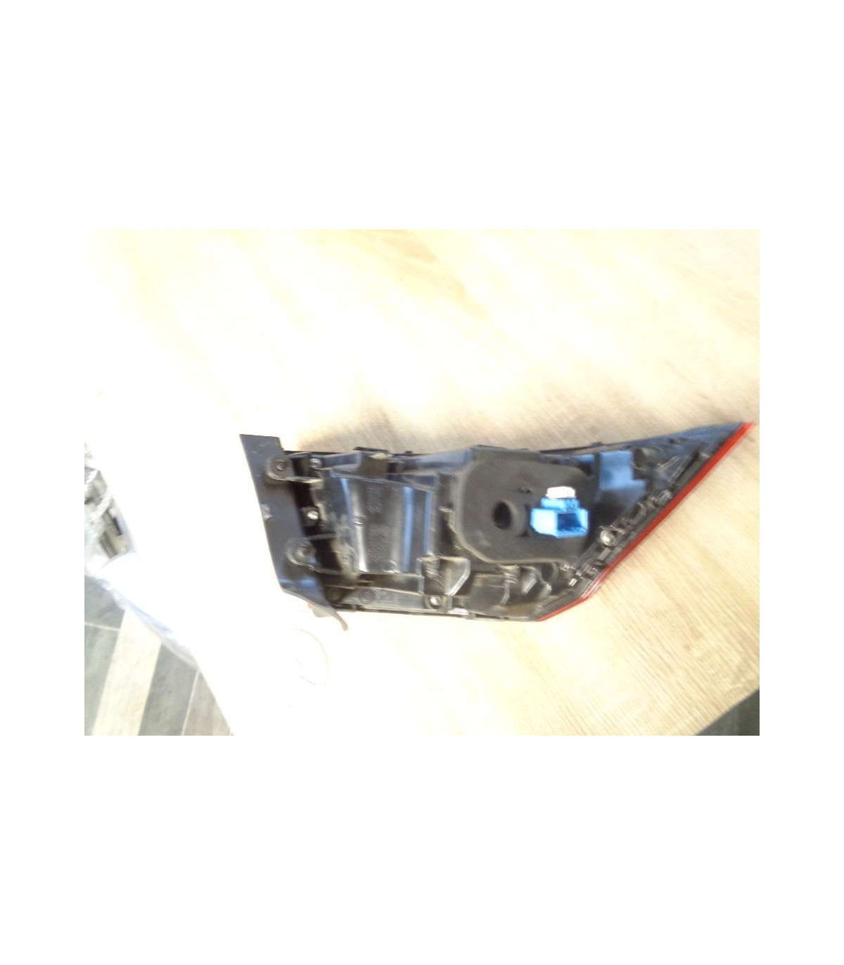 VW PASSAT B8 LED LAMPA PRAWY TYŁ SEDAN EUROPA