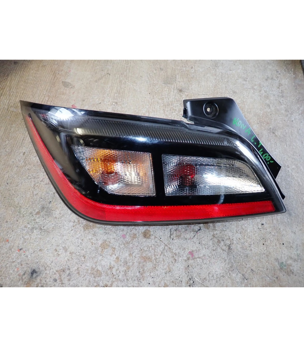 HYUNDAI KONA LAMPA LEWY TYŁ 92405-J9510