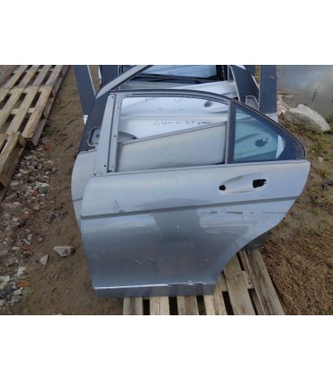 MERCEDES W204 DRZWI LEWY TYŁ GOŁE