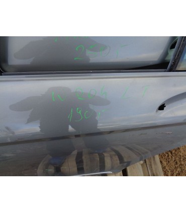 MERCEDES W204 DRZWI LEWY TYŁ GOŁE