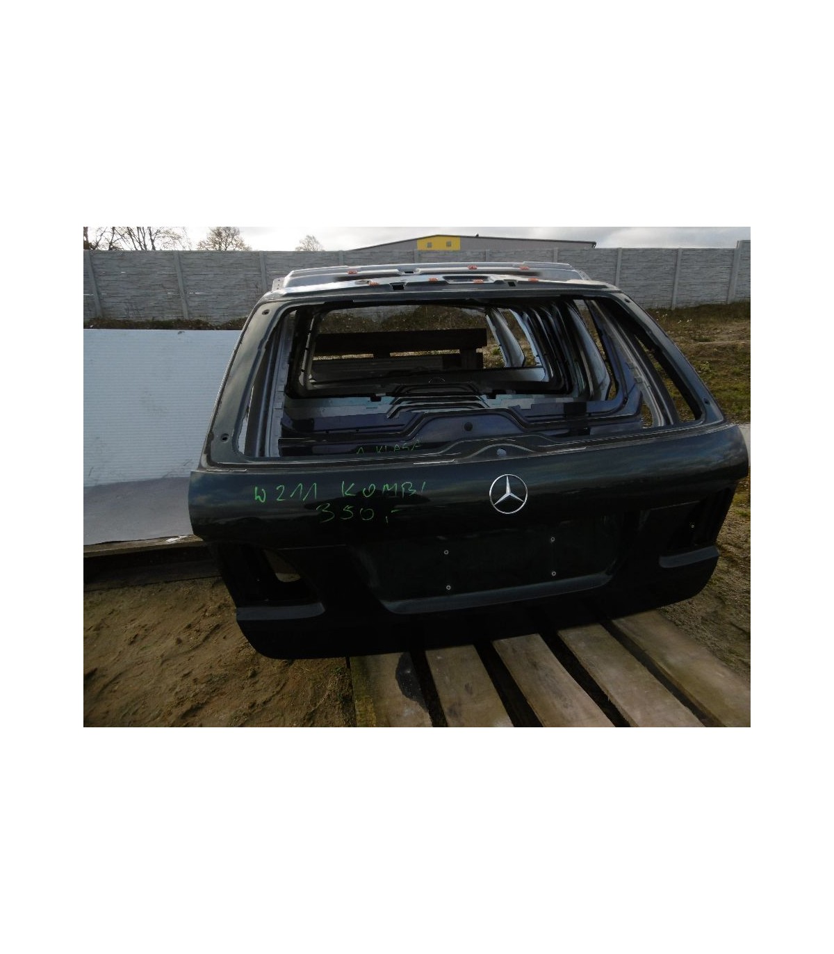 MERCEDES W211 KLAPA TYŁ KOMBI