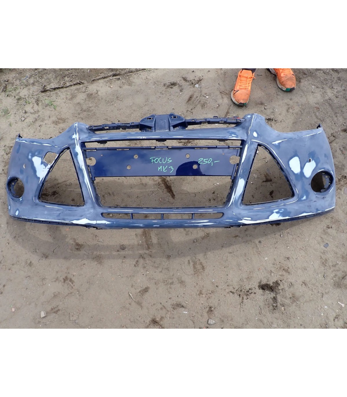 FORD FOCUS MK3 ZDERZAK PRZÓD