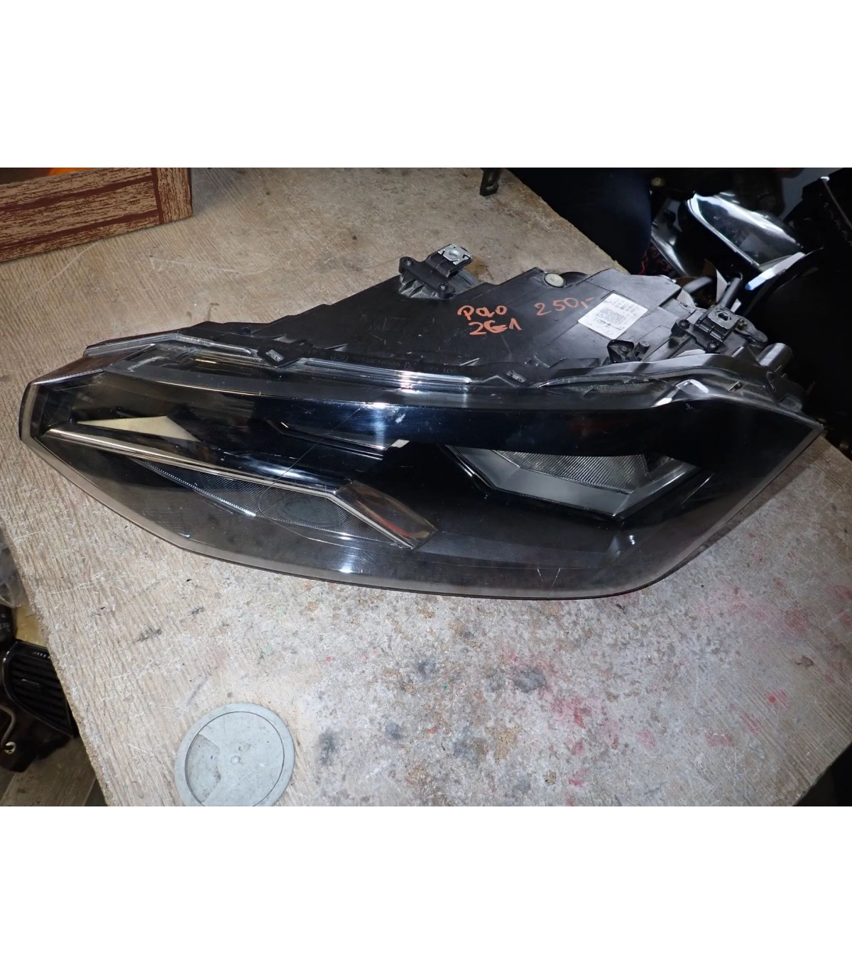 VOLKSWAGEN POLO 2G LAMPA LEWY PRZÓD 2G1941005