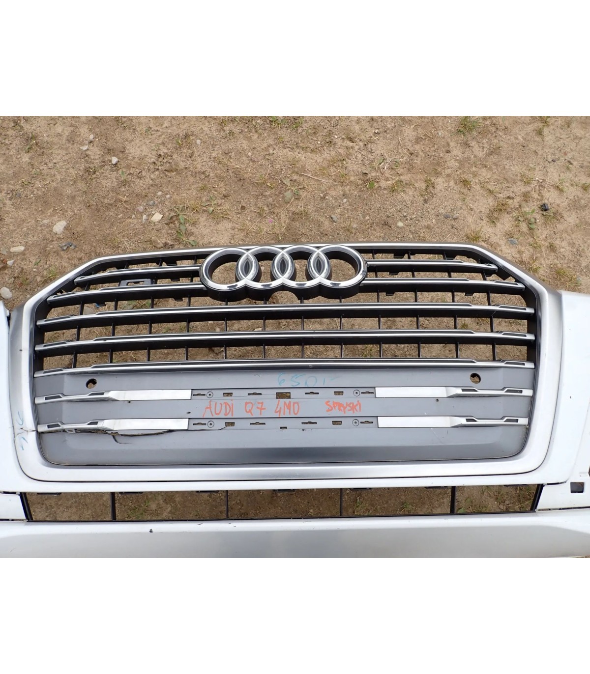 AUDI Q7 4M0 GRILL