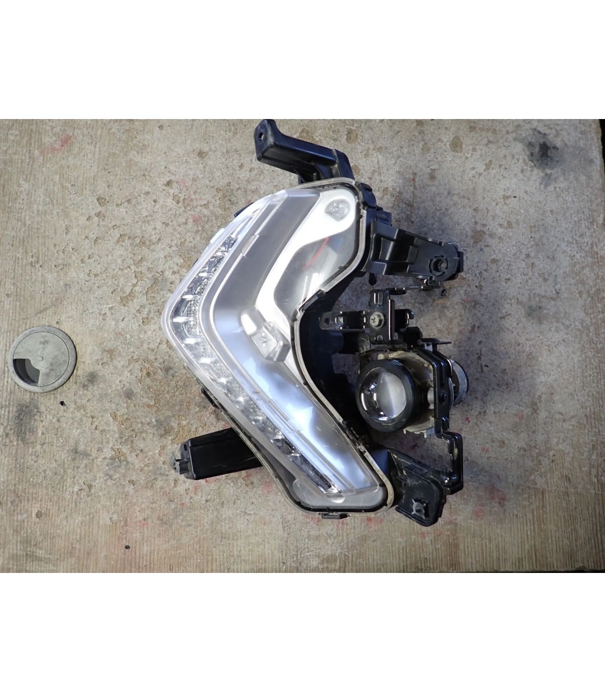 Hyundai Tucson III Lampa Halogen Lewy Przód Plus Kratka Europa