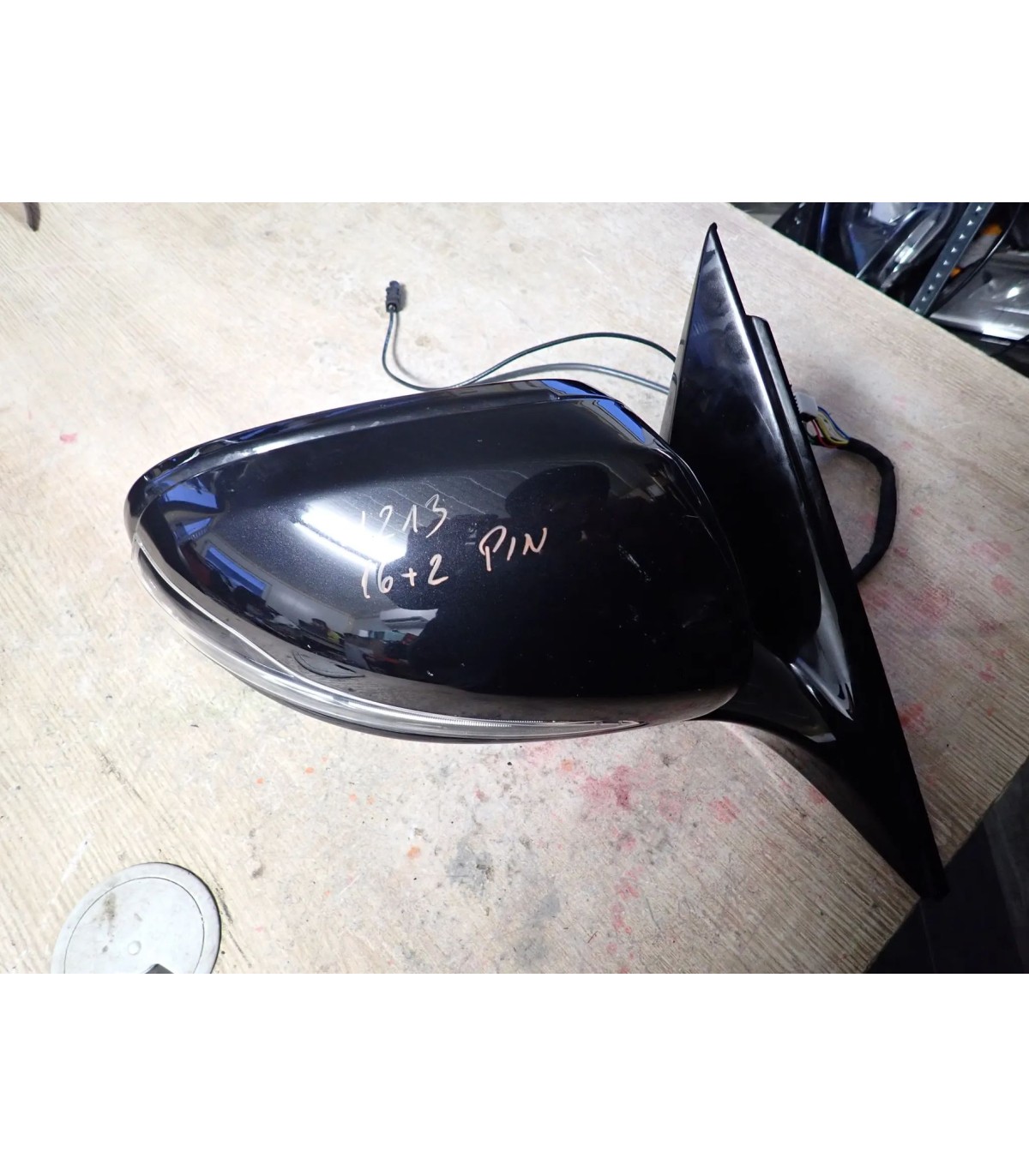 MERCEDES E KLASA W213 LUSTERKO PRAWE 16 + 2 PIN