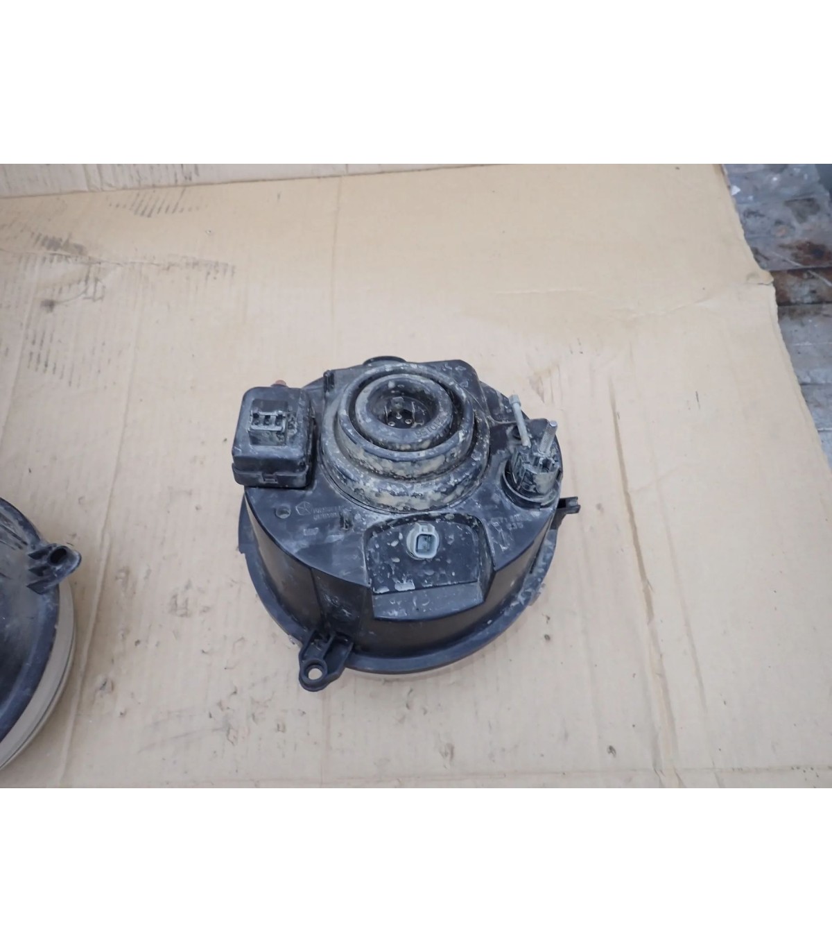 JEEP CHEROKEE KJ LAMPA PRZÓD