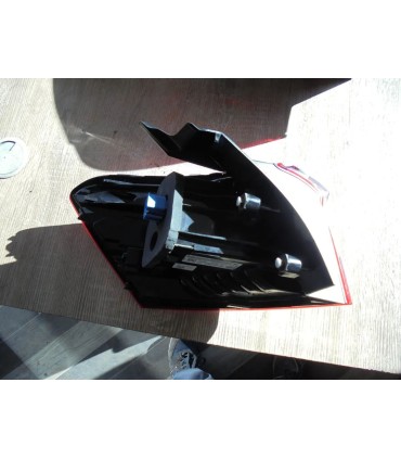 VW T-ROC LAMPA PRAWY TYŁ W BŁOTNIK EUROPA 2GA945096D