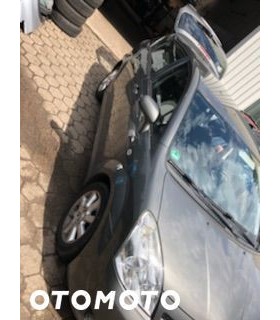 TOYOTA COROLLA VERSO D4D WÓZEK PRZÓD