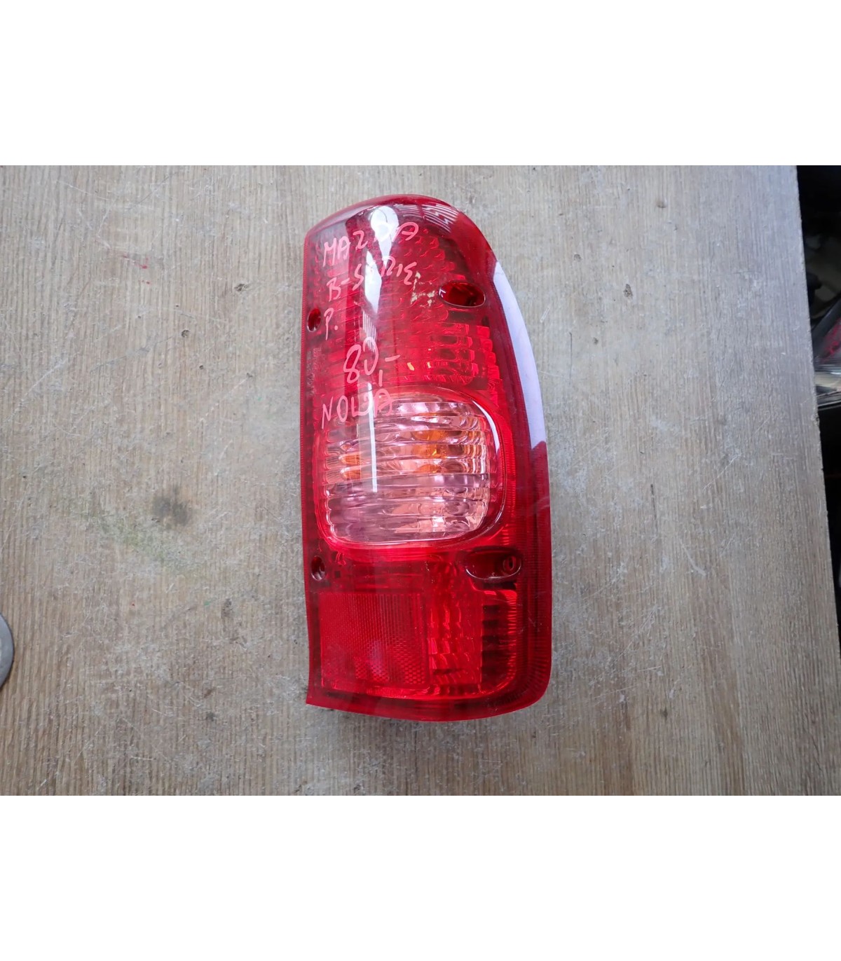 MAZDA B-SERIE LAMPA PRAWY TYŁ NOWA