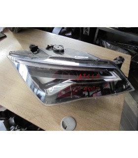 SEAT ATECA LAMPA PRAWY PRZÓD EUROPA
