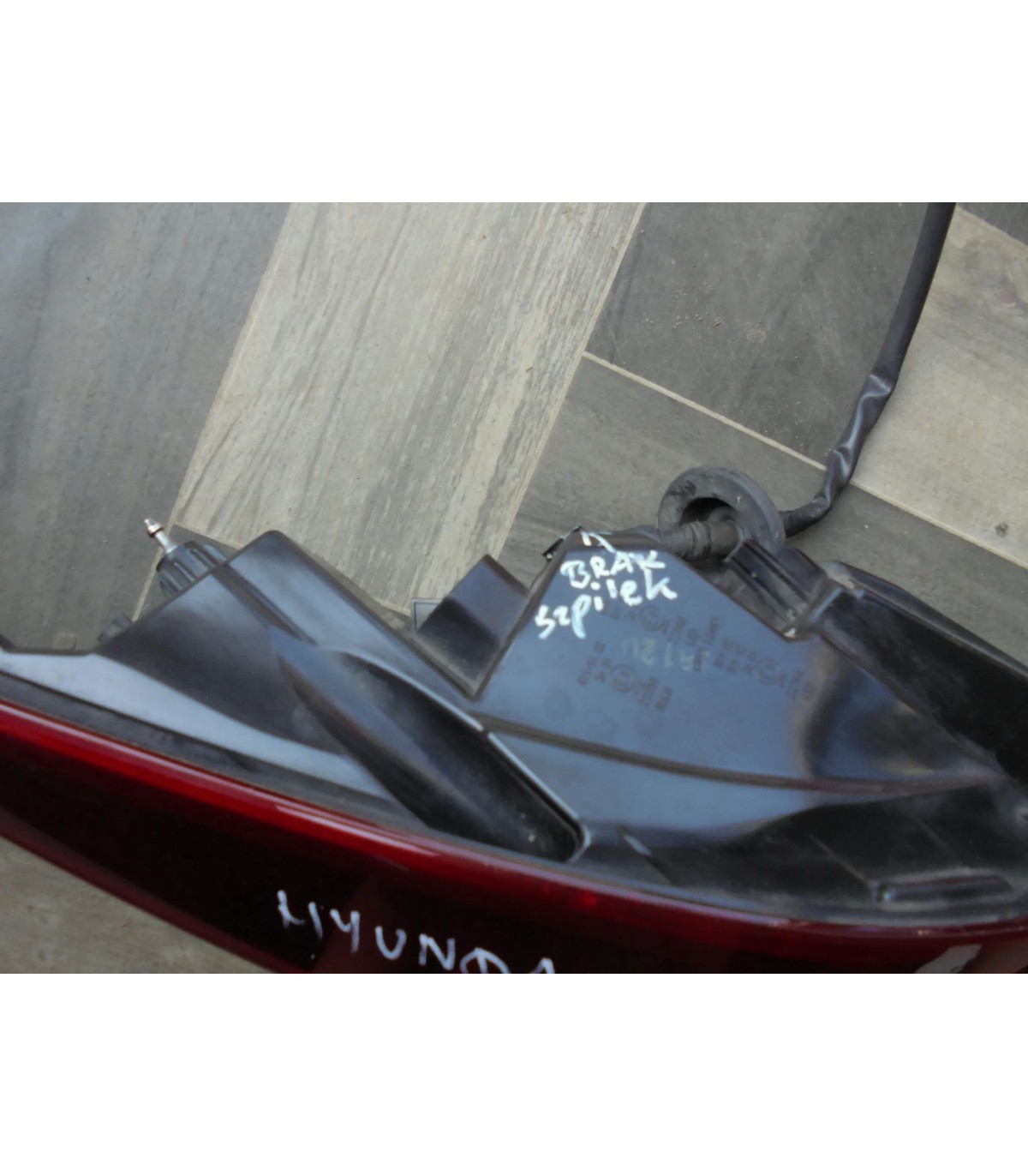 HYUNDAI ELANTRA 19-21 LAMPA LEWY TYŁ W BŁOTNIK EUROPA 92401-F2