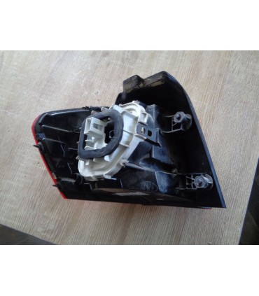 VW GOLF SPORTSVAN LAMPA PRAWA TYŁ TYLNA