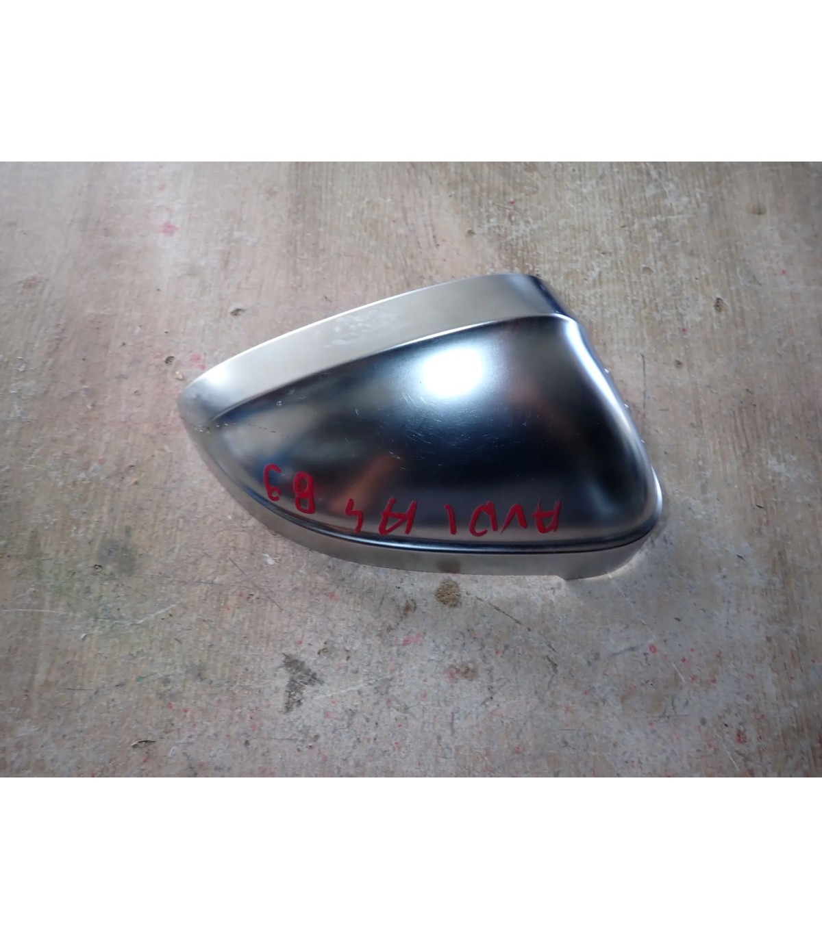 AUDI A4 B9 A5 8W0 OBUDOWA LUSTERKA PRAWY CHROM VOLKSWAGEN PASSAT B8 R-LINE LISTWA CHROM ZDERZAKA PRZÓD PRAWA 8W0857528