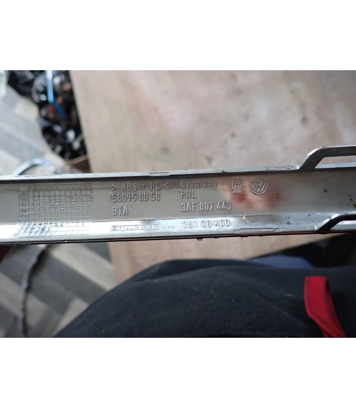 VOLKSWAGEN PASSAT B7 LISTWA CHROM ZDERZAKA PRZÓD 3AF807443
