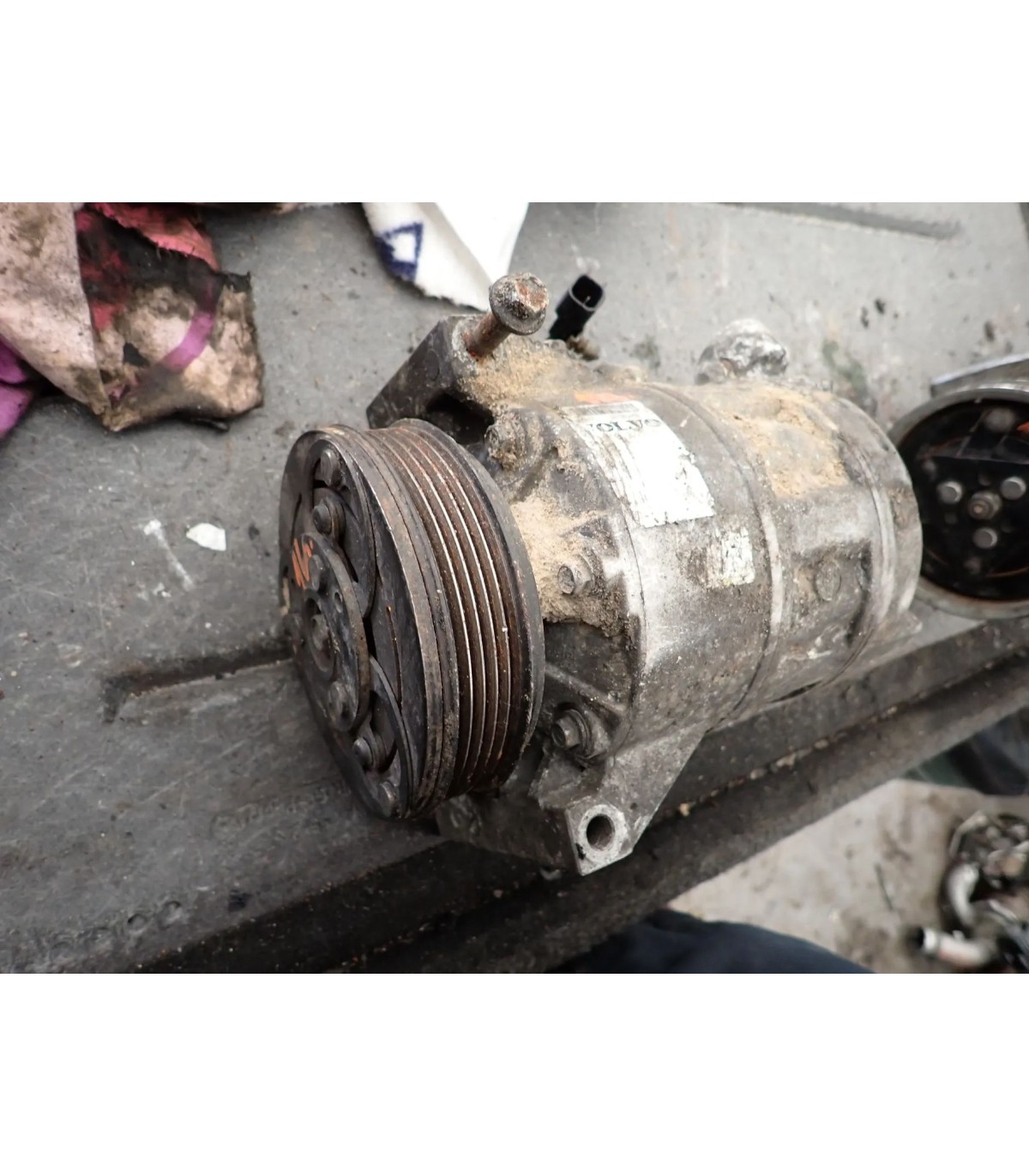 VOLVO 2.4 D 2.5 SPRĘŻARKA KLIMATYZACJI 30780459