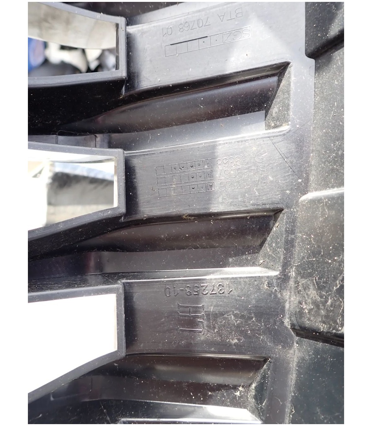 BMW 3 G20 G21 GRILL ATRAPA NERKI 137258-10