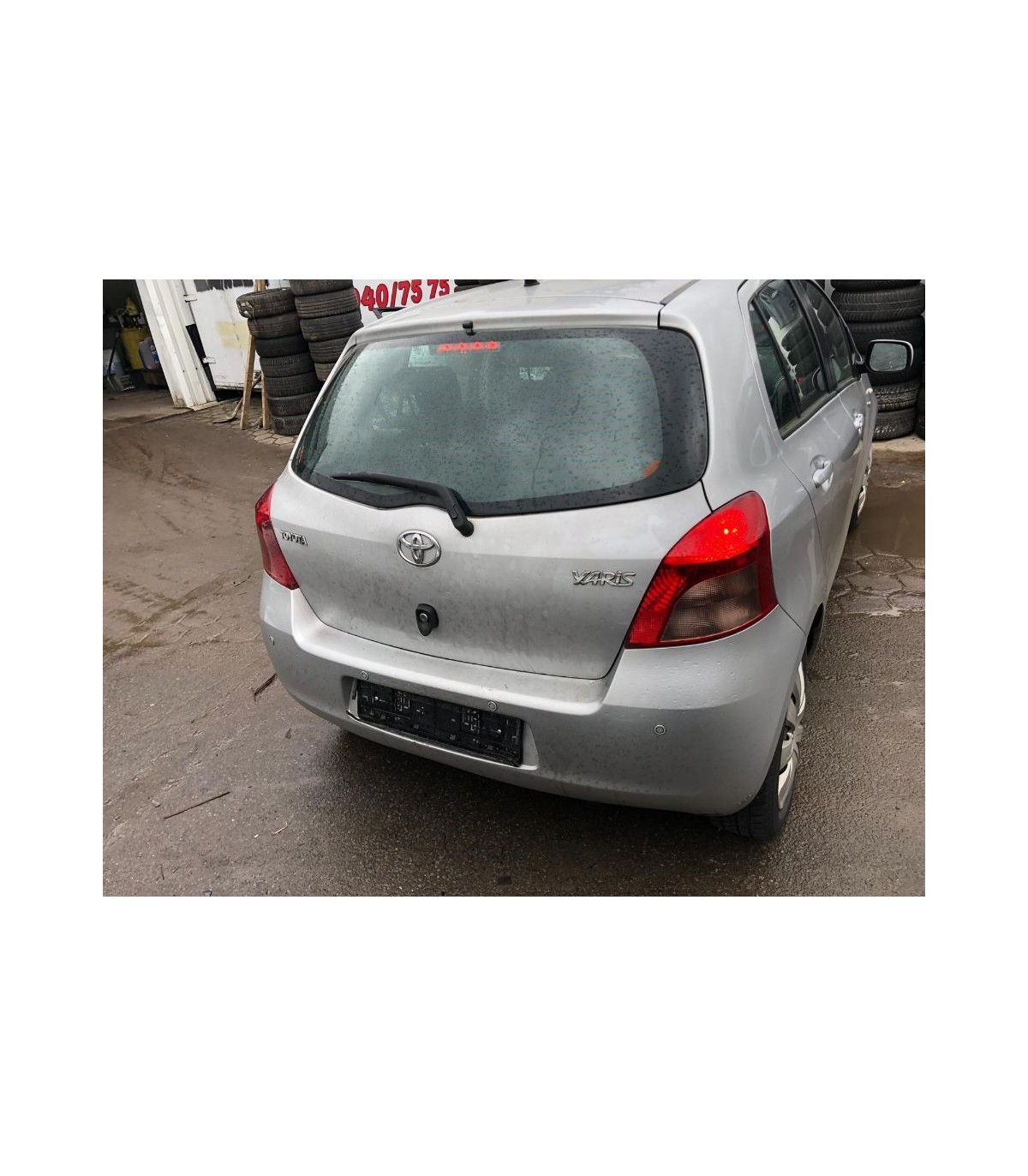 TOYOTA YARIS II KLAPA KOD LAK. 1E7