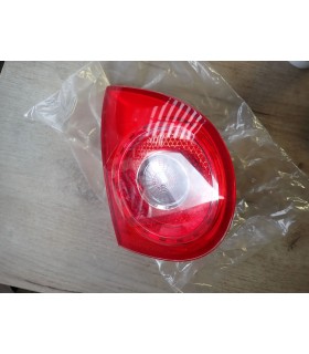 VOLKSWAGEN GOLF V LAMPA LEWY TYŁ W KLAPĘ NOWA 17-A054B