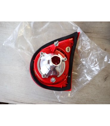 VOLKSWAGEN GOLF V LAMPA LEWY TYŁ W KLAPĘ NOWA 17-A054B