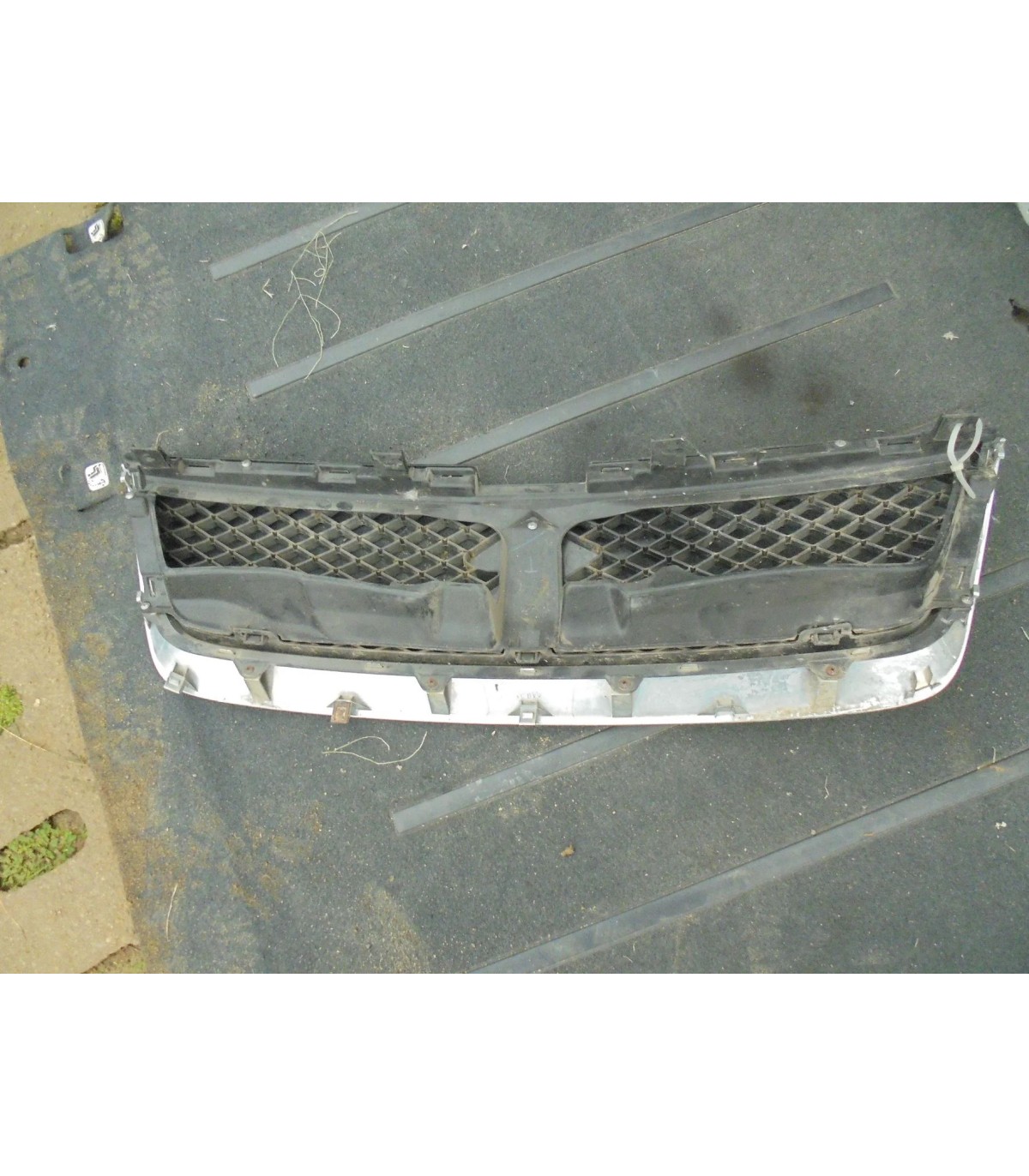 SUZUKI GRAND VITARA II ATRAPA GRILL 71742-65J0