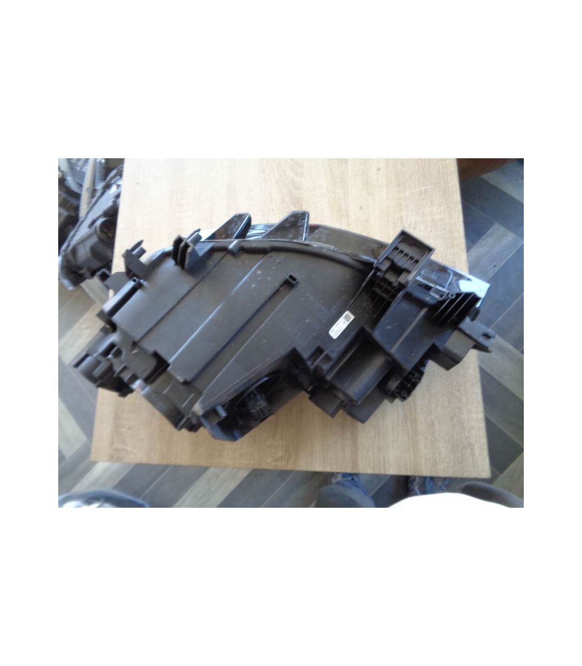 VW IQ LAMPA PRAWA PRZÓD PRZEDNIA EUROPA 11B941036D