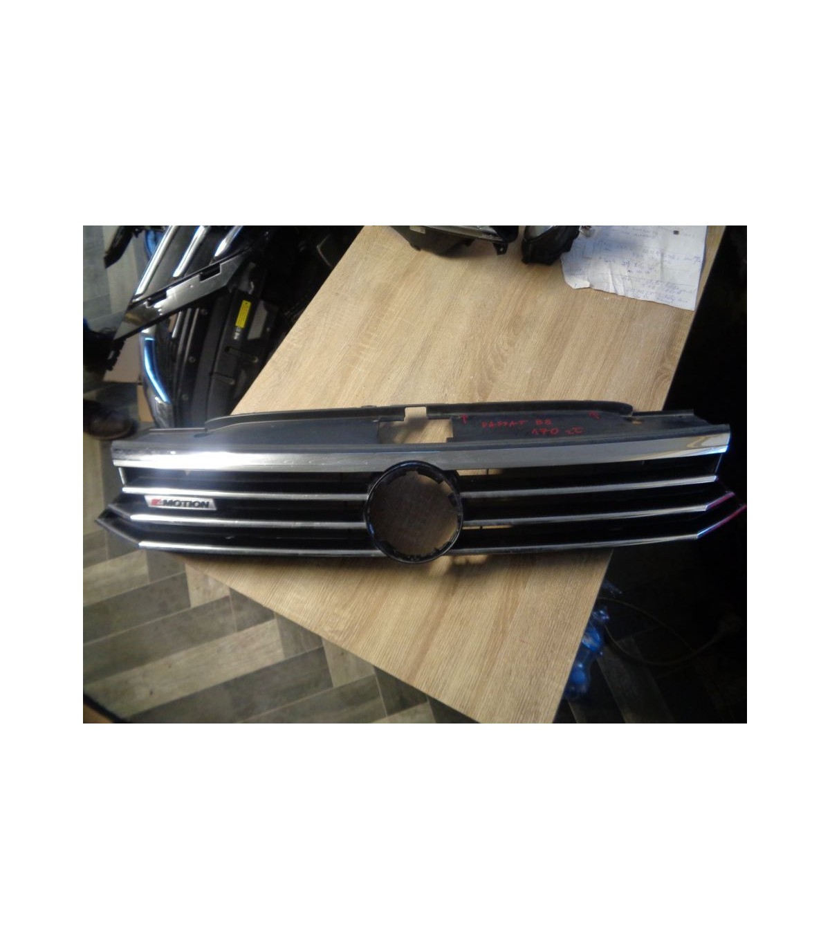 VW PASSAT B8 GRILL