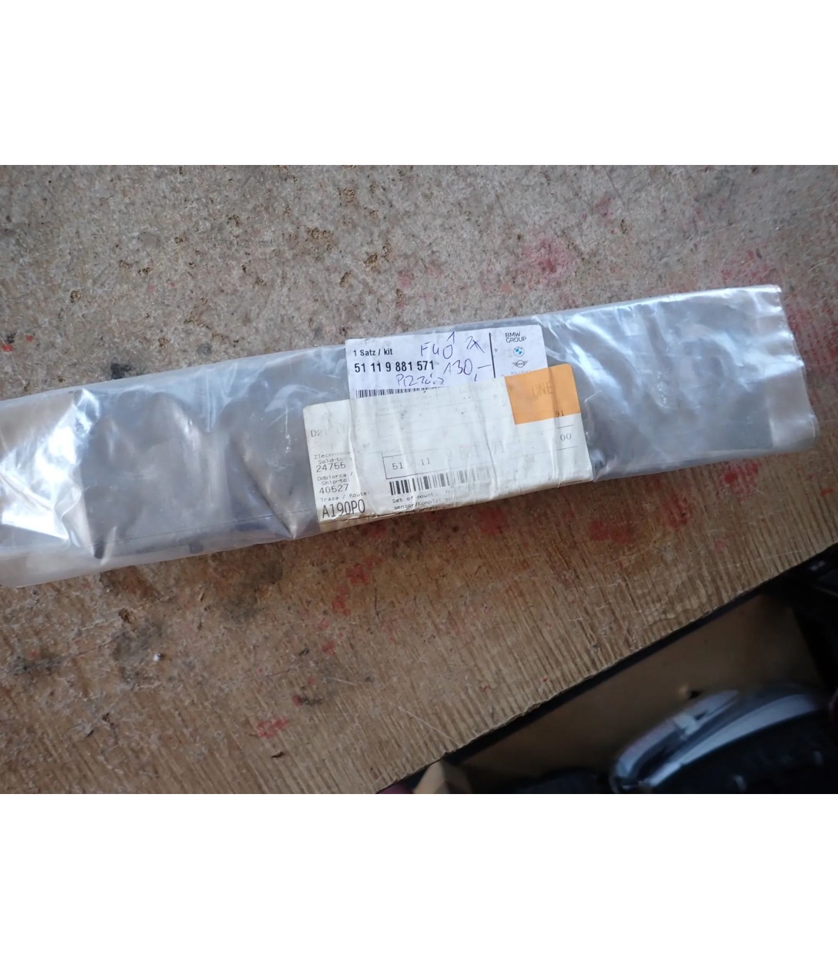 BMW 1 F40 MOCOWANIE CZUJNIKÓW PARKOWANIA ZDERZAKA PRZÓD 9881571 KPL